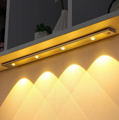 Lampe LED d'Armoire à Détecteur de Mouvement – Rechargeable USB, 3 Tons de Lumière & Installation Magnétique